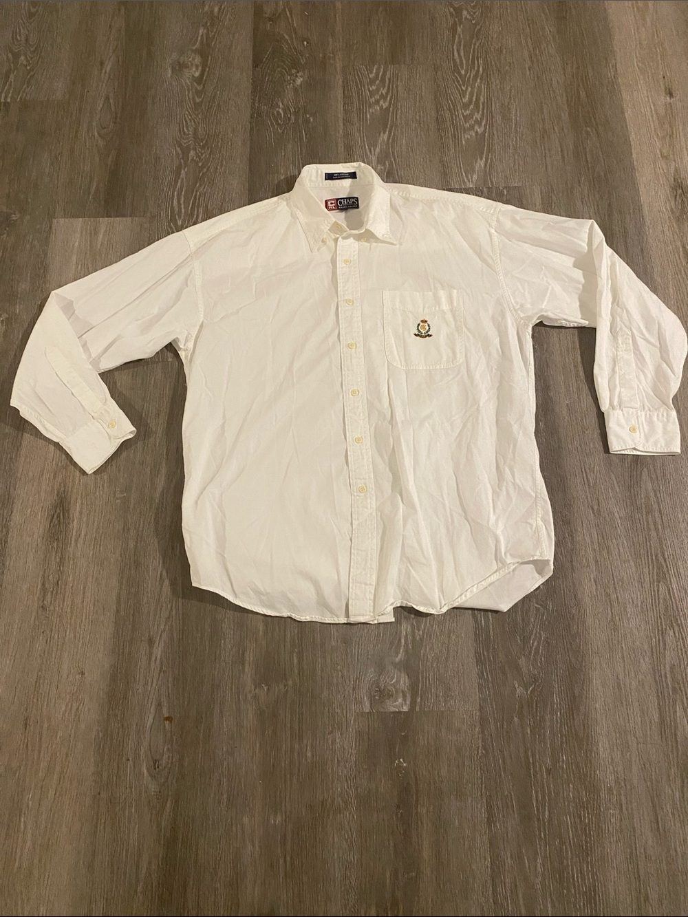 Chaps White Long-Sleeve Button-Down Dress Shirt with Embroidered Crest